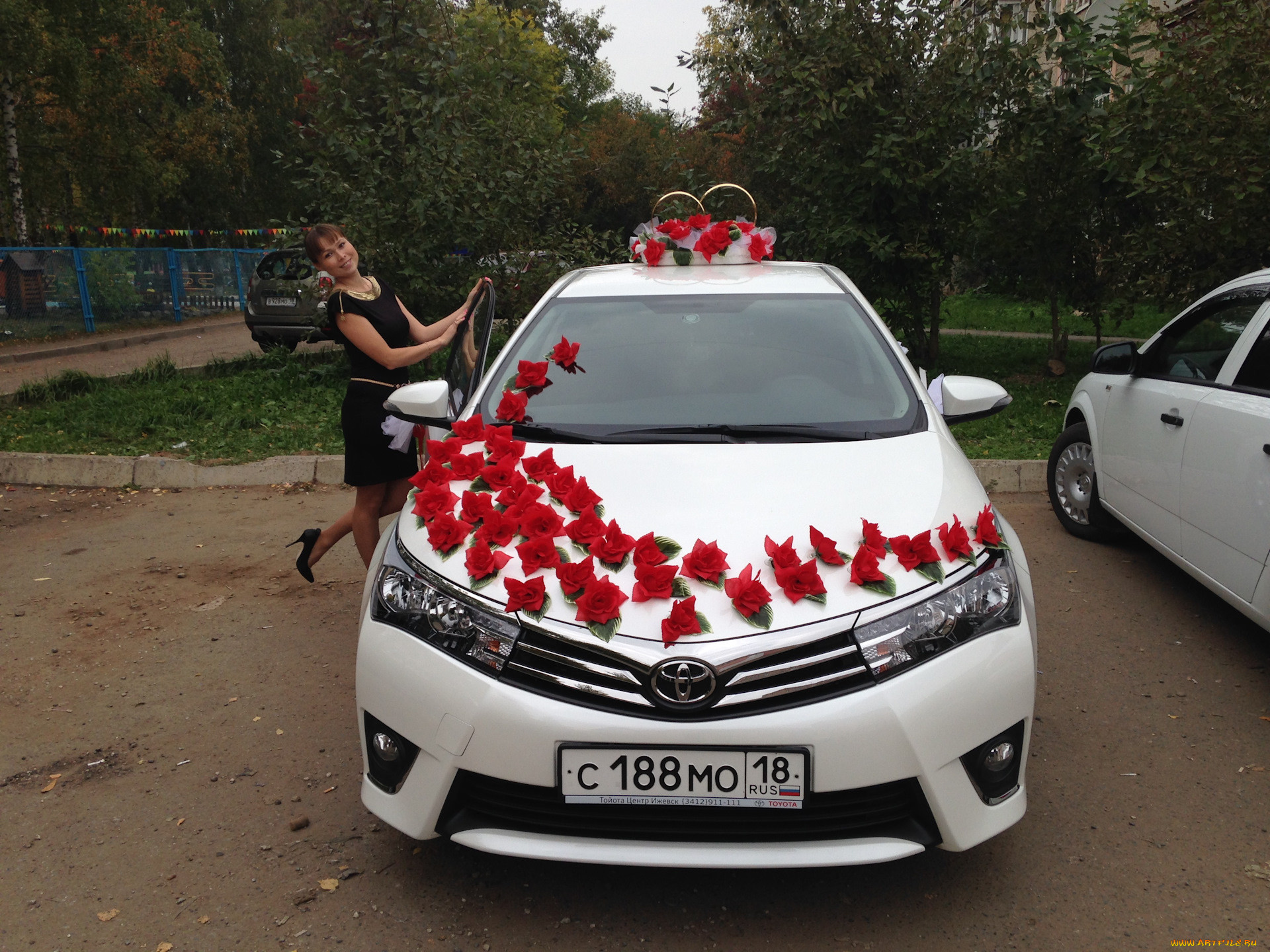 Обои Автомобили -Авто с девушками, обои для рабочего стола, фотографии  автомобили, -авто с девушками, toyota, corolla Обои для рабочего стола,  скачать обои картинки заставки на рабочий стол.